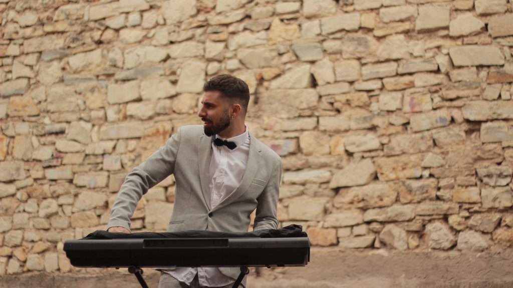 Ma2 bonn's, un artiste aux multiples facettes | Music ...