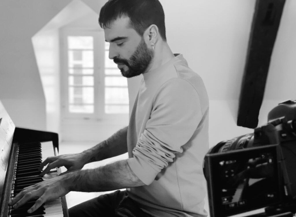 Damien-Verdi-au-piano-Photo-DR