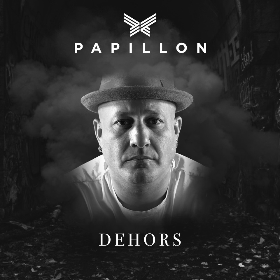 cover-dehors-papillon / Crédit photo : Shmoolik